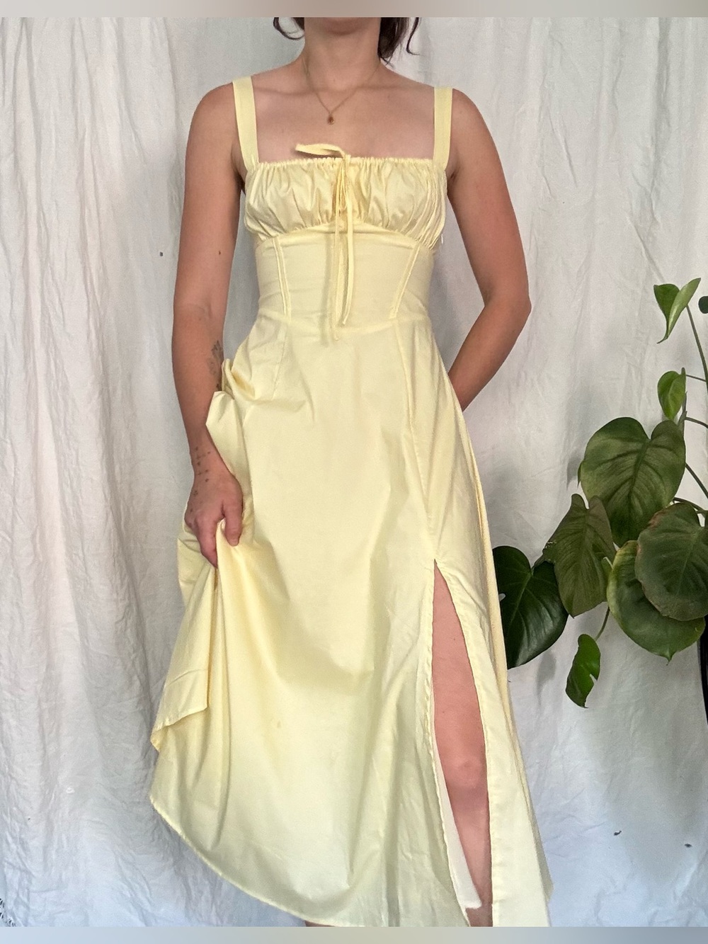 Elegant Yellow Sleeveless Dress